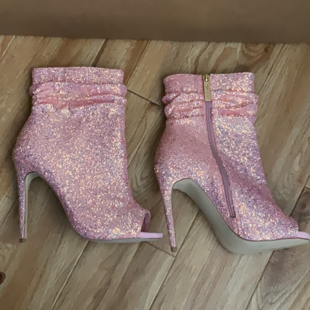 Nelly Bernal - Open toe ankle booties - Pink